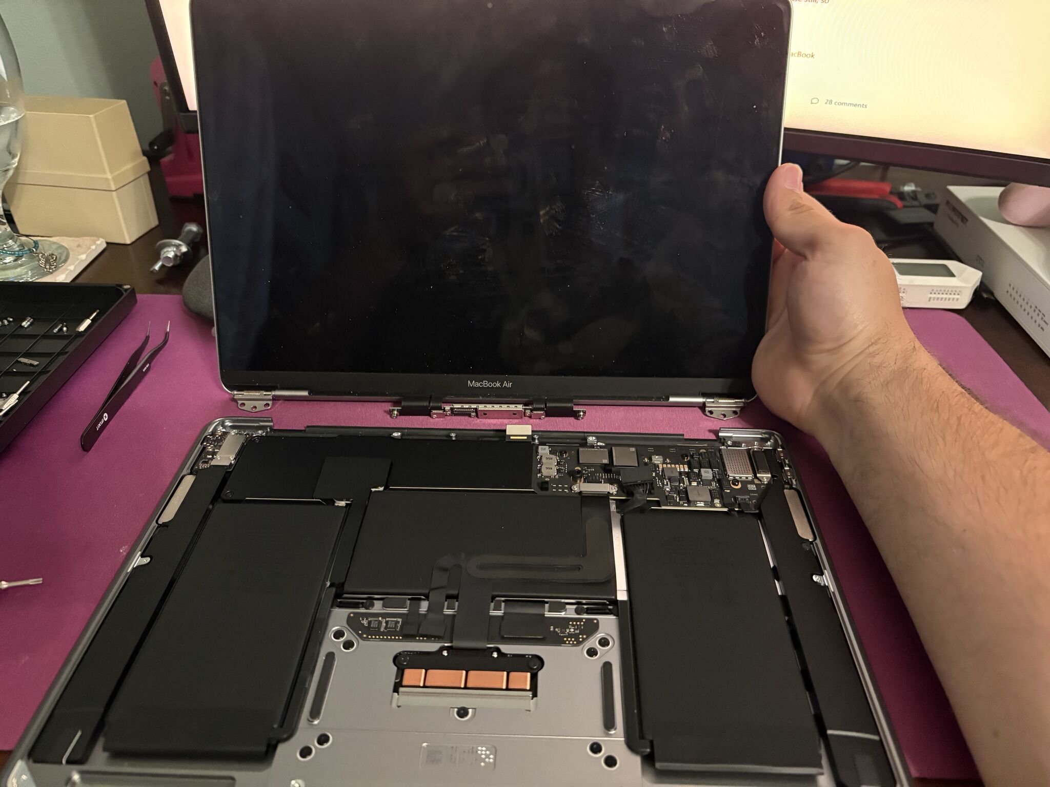 M1 Macbook Air screen replacement